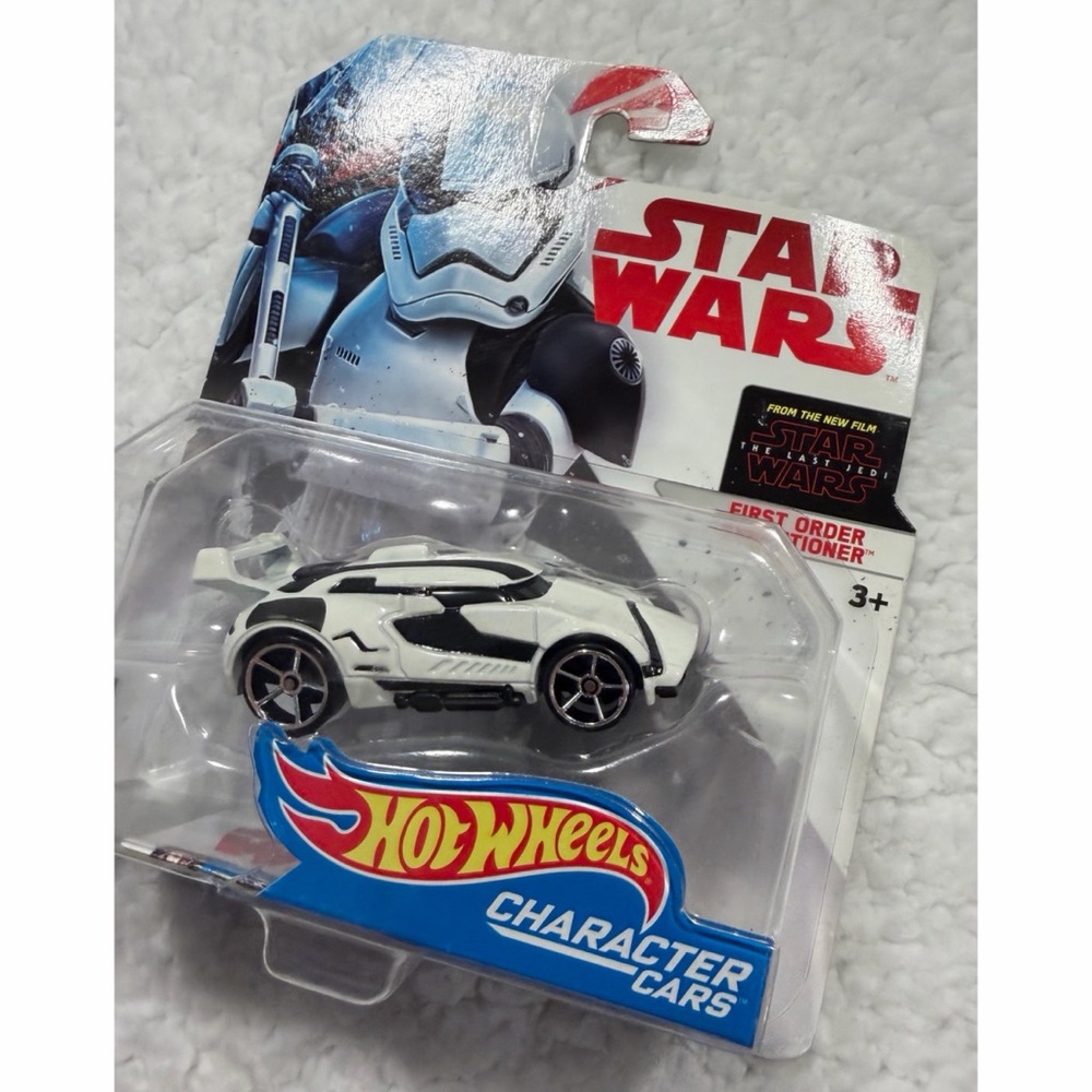 (NIB) HOT WHEELS • Star Wars First Order Executioner Character Car, OS - Picture 2 of 6
